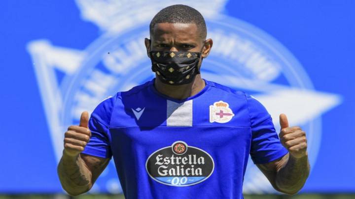 Claudio Beauvue dona 450 mascarillas a tres ONG