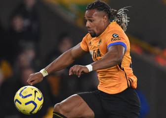 Liverpool, City y United pugnan por Adama: 