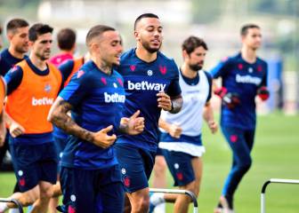 El Levante arranca las sesiones colectivas sin los canteranos