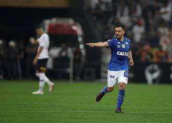 El Cruzeiro rescinde el contrato de dos jugadores por dificultades económicas