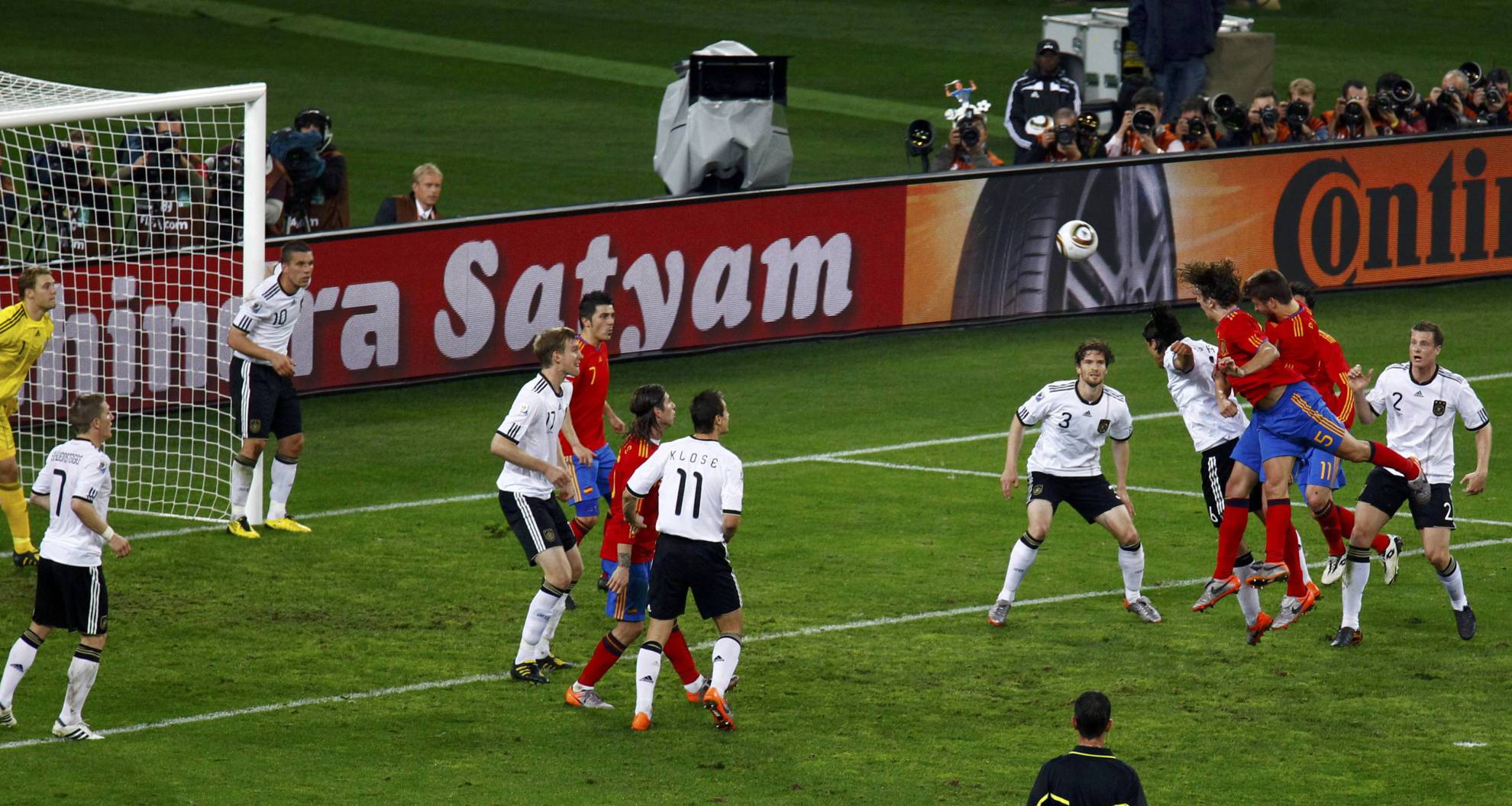 Puyol: "Le dije a Xavi, tu ponla que o meto gol o un alemán entra en la portería"