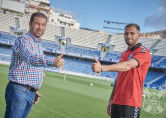 Elliot Gómez prorroga su contrato hasta junio de 2021