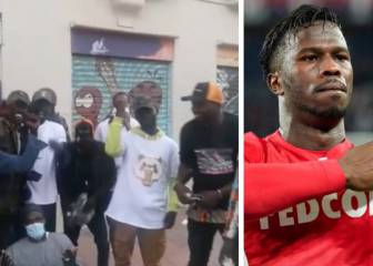 Hacen falta más futbolistas como Keita Baldé: llega la ropa que compró para los temporeros