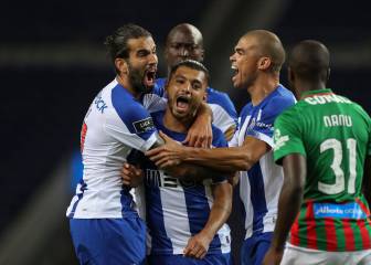 El Oporto, más líder gracias a Corona y al empate del Benfica