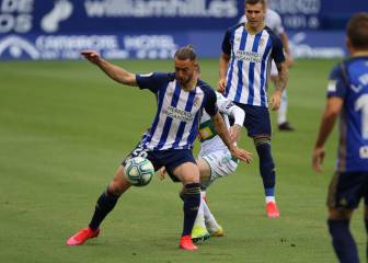 La Ponferradina consigue ante el Elche tres puntos vitales