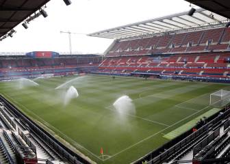 A puerta cerrada y en obras