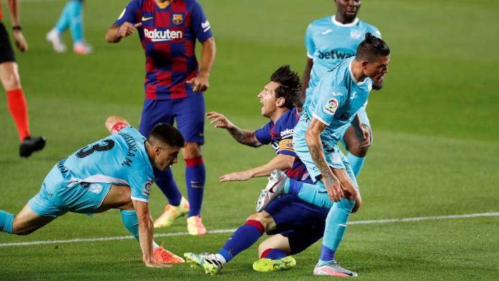 Para Iturralde, no debió señalarse sobre Messi el penalti del 2-0