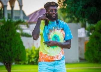 ¿Y ahora cómo sacamos a Adebayor de África?