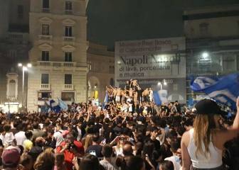 La noche loca de Nápoles: el equipo, bloqueado en el tren