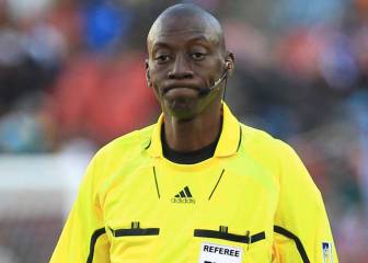 El mejor árbitro africano la lía 'parda' en el EE UU-Eslovenia