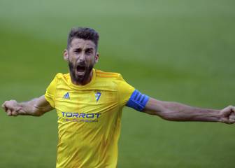 El Cádiz sale de Soria líder y hunde más al Numancia