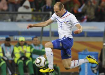 Robben regresa ante Camerún