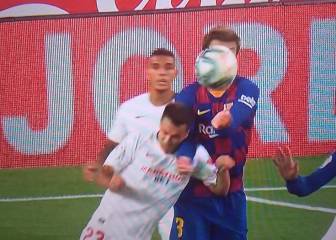 Piqué se jugó la segunda al soltar el brazo ante Reguilón