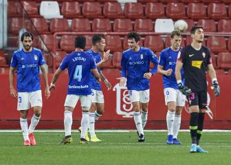 El Oviedo asalta El Molinón y sale del descenso