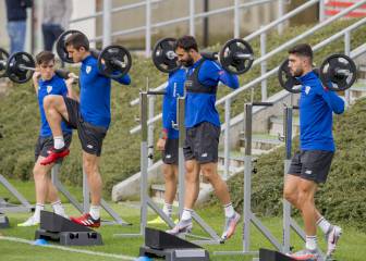 Rotaciones y tres centrales en el Camp Nou