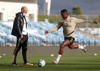 Vinicius aprieta a Zidane