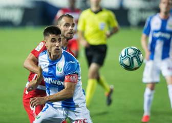 Bustinza, Trigueros y Alberto Moreno, sancionados