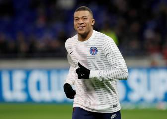 Mbappé le levanta a Neymar la portada del FIFA 21 en Francia