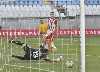 Ernesto lanza al Alcorcón y frena al Almería