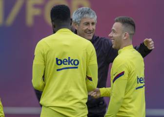 Setién meets Arthur before training ahead of mooted Juventus move