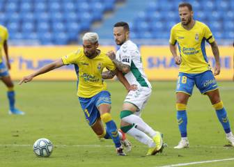 El Elche salva un punto en el centenario de Pacheta