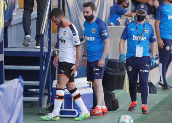 Gayà se retira con molestias en la parte posterior del muslo