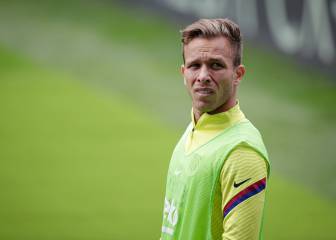 Arthur protagonista en la sesión del Barça con charla con el equipo incluida