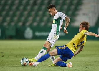 Elche y Cádiz elevan un punto la barrera del playoff y del liderato