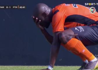 Sin arquero y a un metro de la línea: ¿el fallo más increíble en la historia del fútbol?