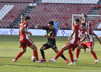 De la Hoz acaba con el mal fario del Almería en casa