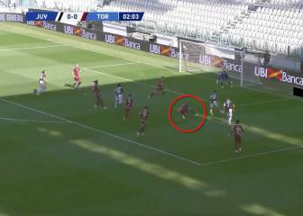 Sólo los muy cracks son capaces de hacer dos regates de elegido dentro del áreá: golazo de Dybala