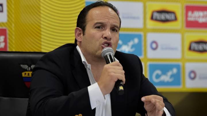 Conmebol y FIFA ratifican a Egas como presidente de la FEF