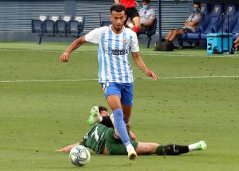 Un gol de oro de Hicham acerca al Málaga a la salvación y complica al Depor