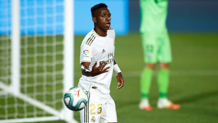 Vinicius tests negative for Covid-19