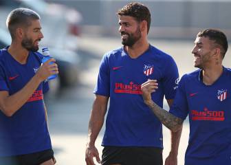 Carrasco y Costa, con el grupo; Giménez y João todavía no