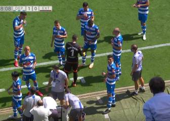 Fernando Vázquez dio la charla a sus jugadores a gritos desde la grada y el árbitro lo prohibió