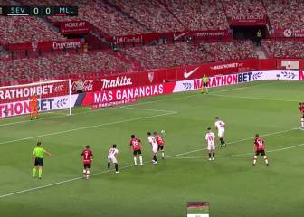 Cuando vas tan sobrado que tiras un penalti así: tremendo Ocampos