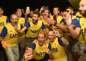 Locura en los jugadores del Cádiz por el ascenso a Primera