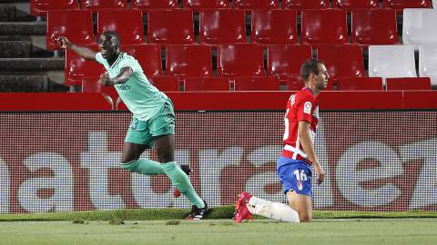 Mendy, tras marcar en el Granada-Real Madrid.