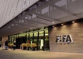 Revisión de la FIFA a los fichajes, cesiones y contratos durante la pandemia, y el asunto 'agentes'