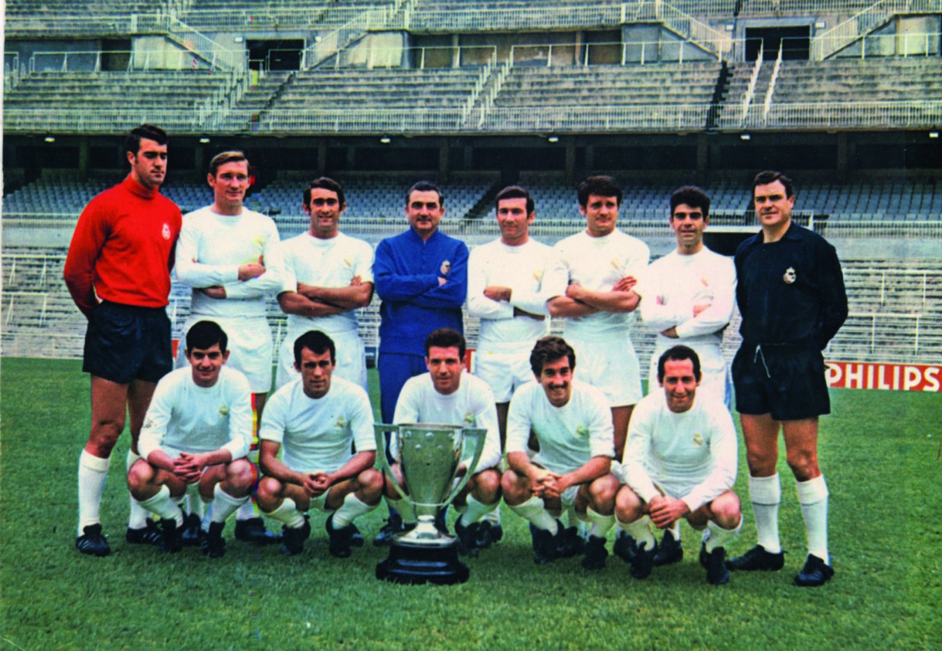 13.- 1967-68.- Decimotercera Liga. Homenaje a Bernabéu