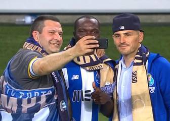 Casillas, de nuevo en Do Dragão para celebrar la liga del Oporto