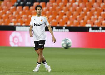 Parejo suplente 4 años después en su posible adiós a Mestalla