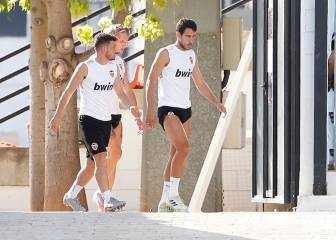 Último entreno del Valencia con despedidas y regresos
