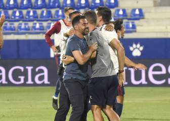 El ascenso prolonga los contratos de Míchel y Okazaki