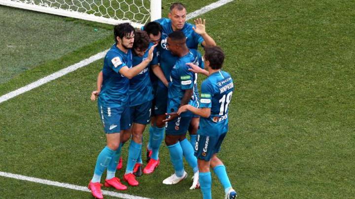 Los jugadores del Zenit celebran un gol