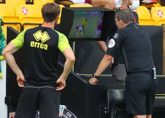 ¿Y si les quitaran el VAR a los árbitros y se lo dieran a los jugadores?