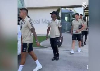 Los hay que no se fían: solo un jugador del Madrid con mascarilla antes de subir al bus