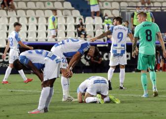 Un centenar de hinchas despiden al Leganés en una fuerte ovación