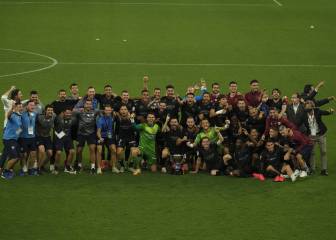 El Huesca estrena su palmarés con el título de Segunda